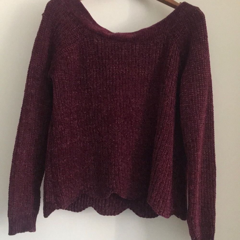 Adorable sweater scoop neck. Or off the shoulder